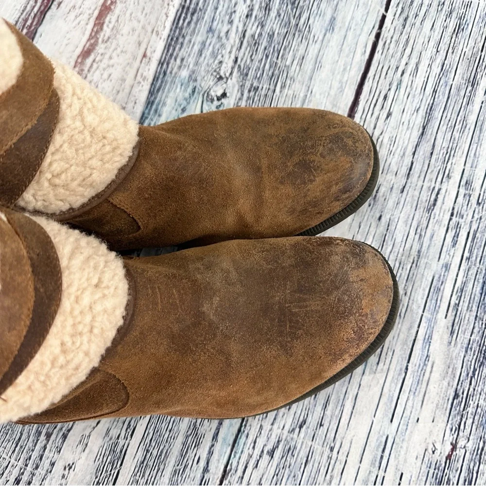UGG Women’s Blayre Boot Shearling-Lined Leather Boots